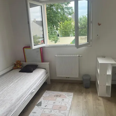 Maison Familiale Dans Un Quartier Calme Villecresnes